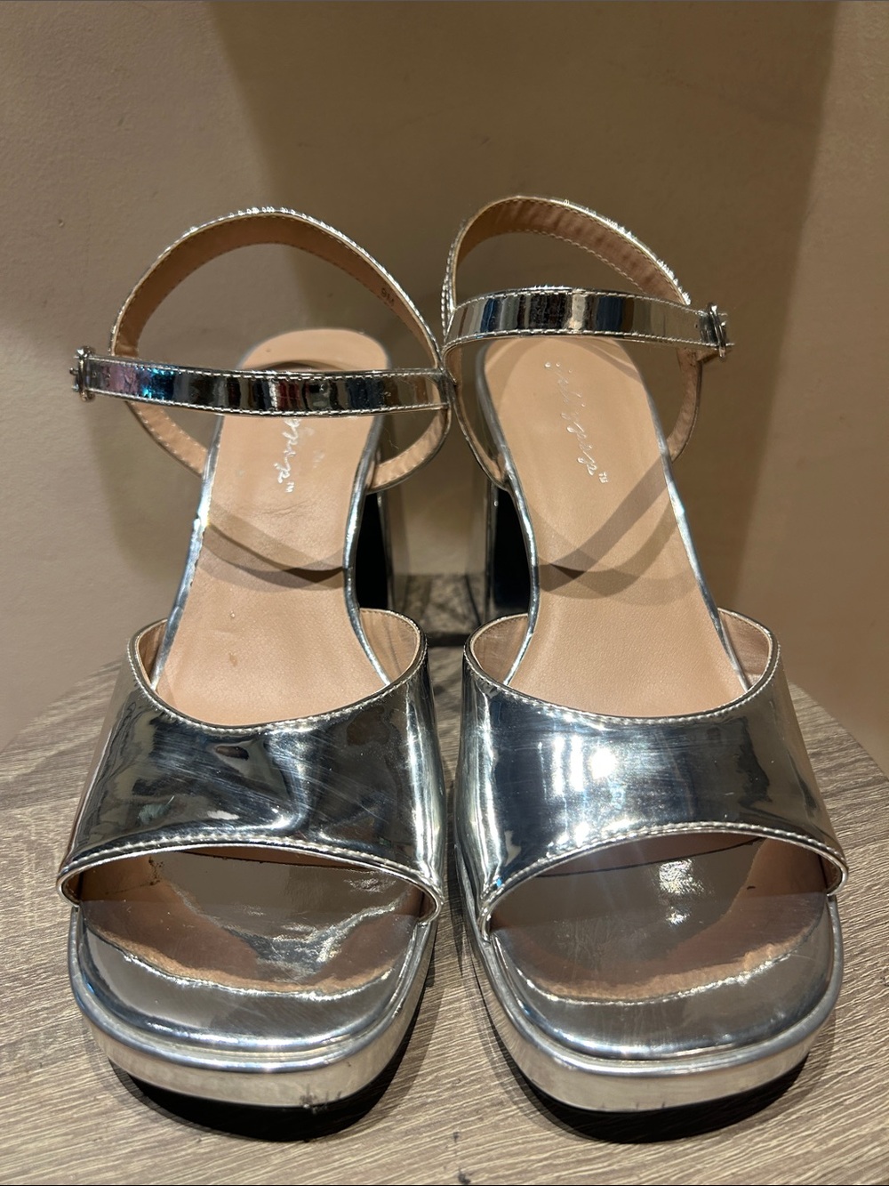 Metallic Silver Platform Sandals with Ankle Strap -Gently loved! 🩶